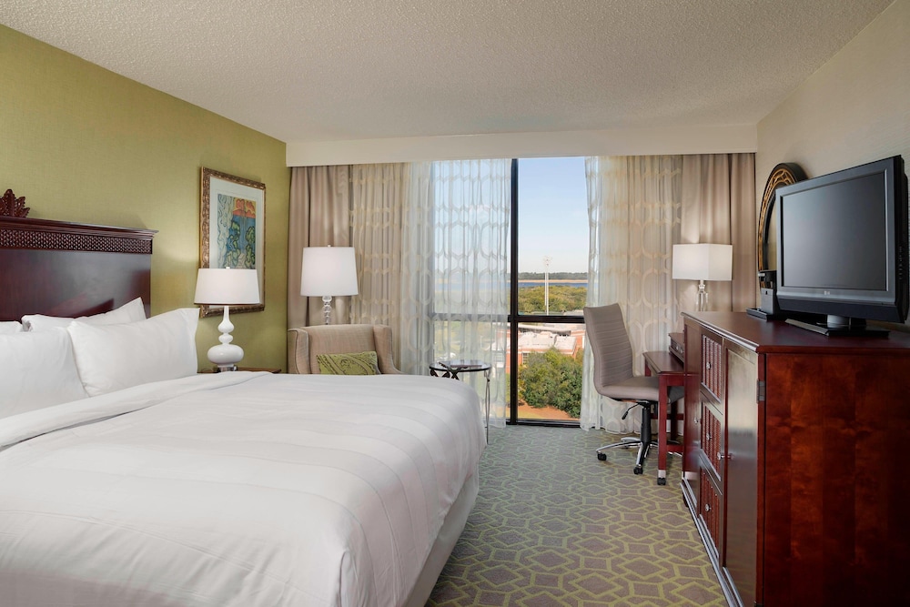 Room, 1 King Bed (Mobility/Hearing Access, Roll-In Shwr) - Photo 1