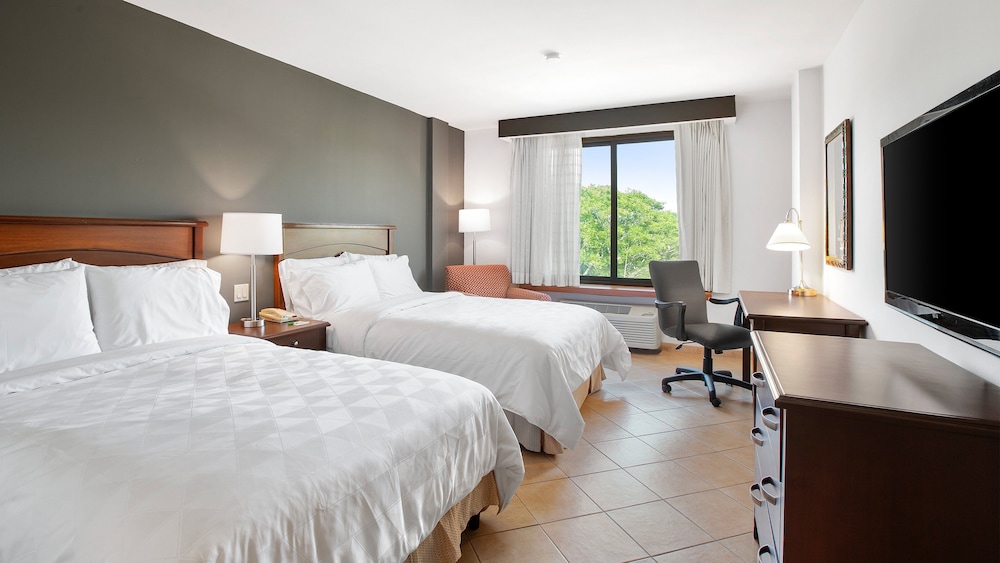 Standard Room, 2 Double Beds, Accessible - Photo 1