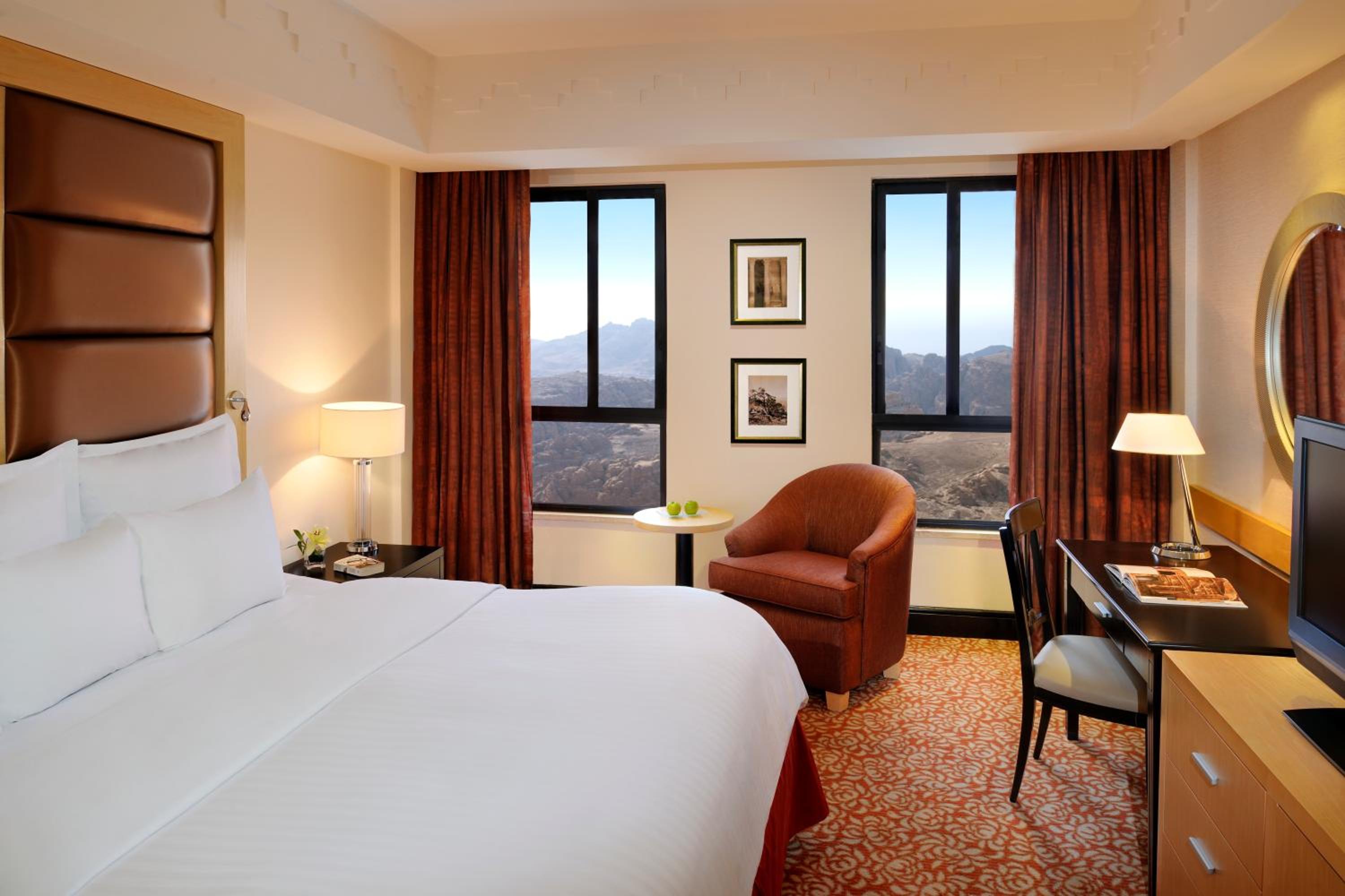 Mountain Premium Room, 1 King photo 3