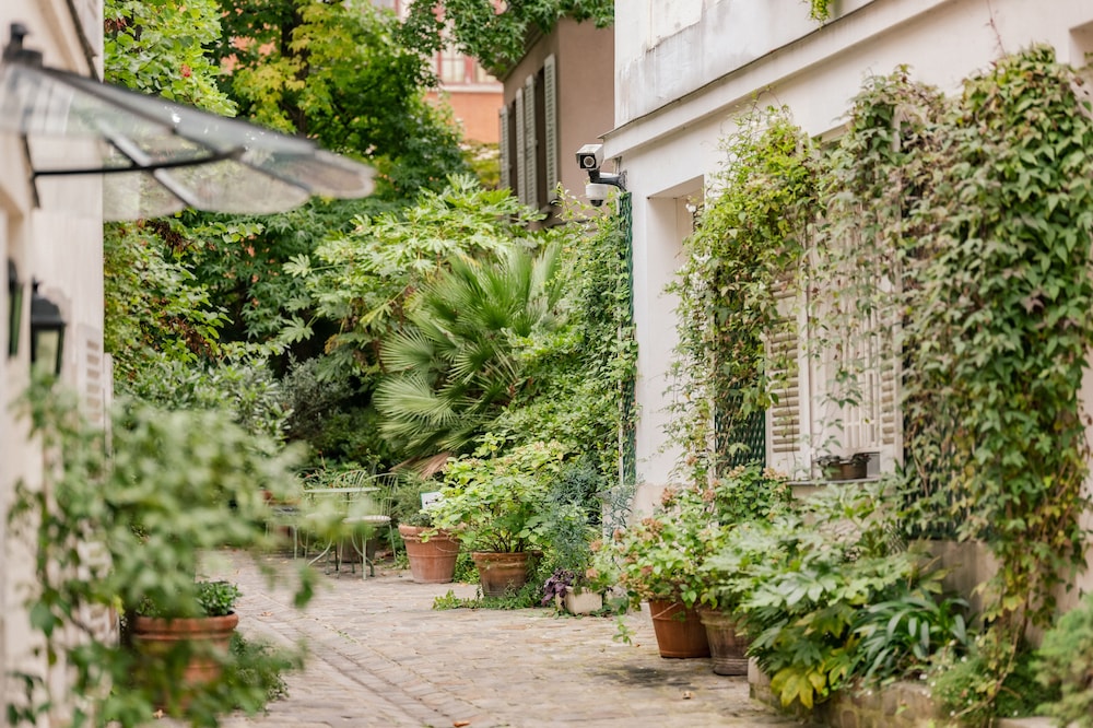 Classic Room, Garden View photo 2