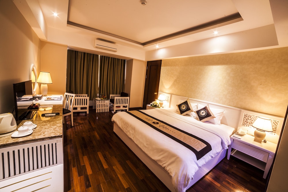 Triple Room, City View photo 3