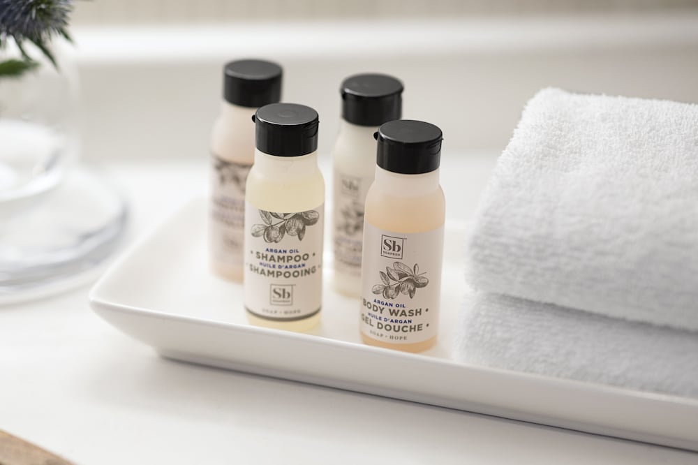 Room, 1 King Bed with Sofa bed - Photo 2