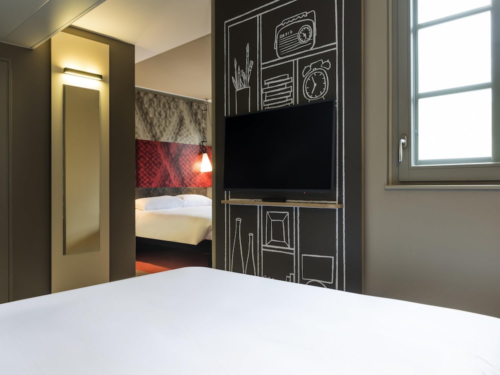 Comfort Room, 1 Double Bed with Sofa bed, Balcony
