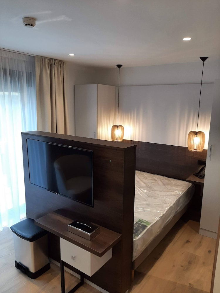 Basic Double Room photo 2