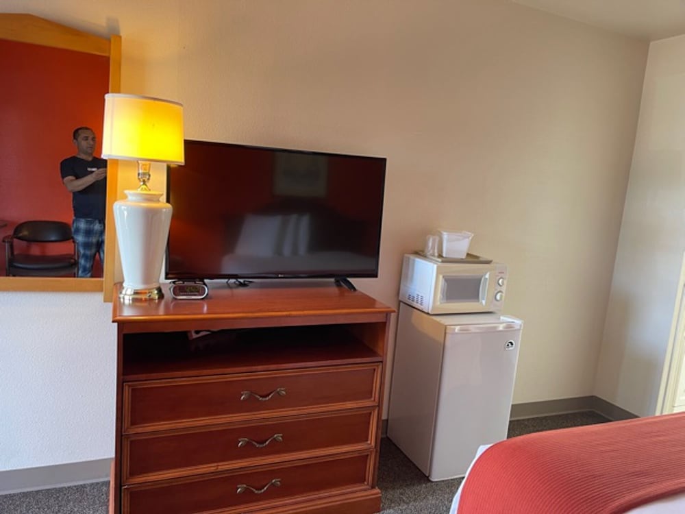 Double Room, 2 Queen Beds photo 3