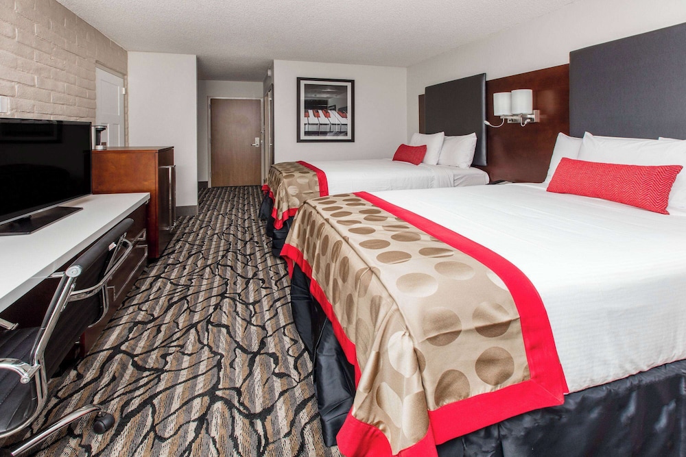 Room, 2 Double Beds, Non Smoking - Photo 2
