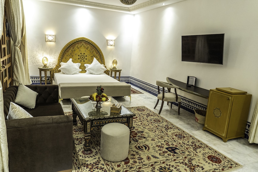 Luxury Room - Photo 11