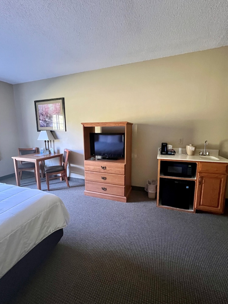 Room, 1 King Bed photo 2