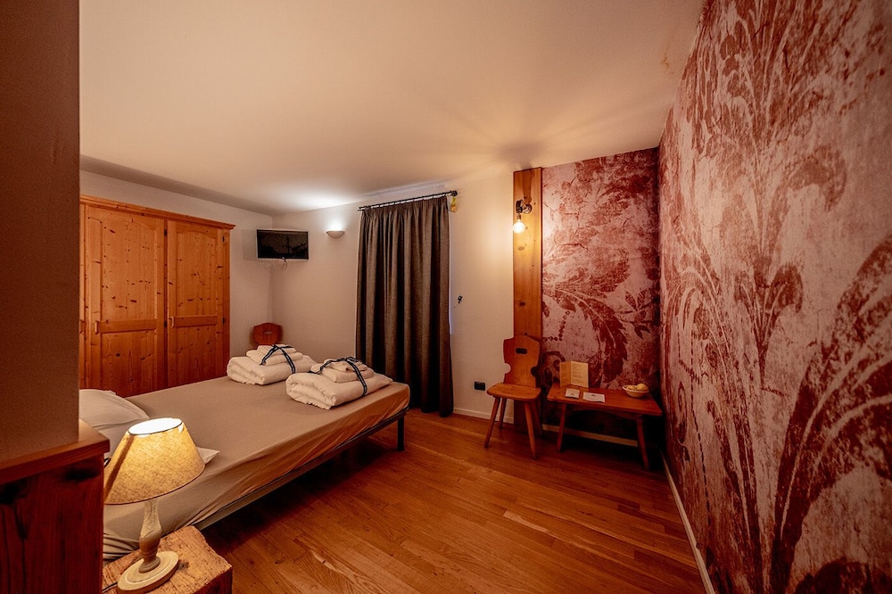 Double Room - Photo 6
