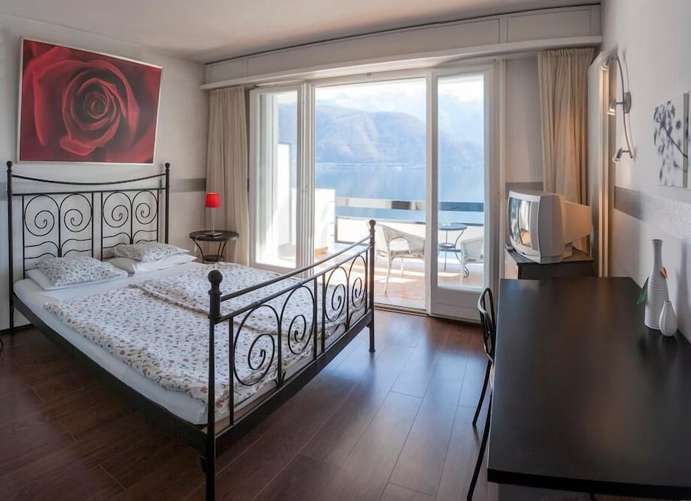 Double Room, Lake View (large balcony) photo 3