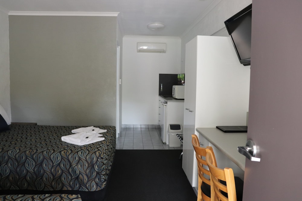 Executive Twin Room, Non Smoking, Kitchenette photo 3