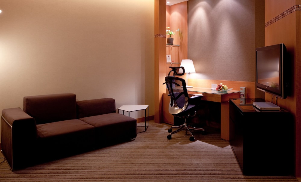 One-Bedroom Suite Twin photo 2