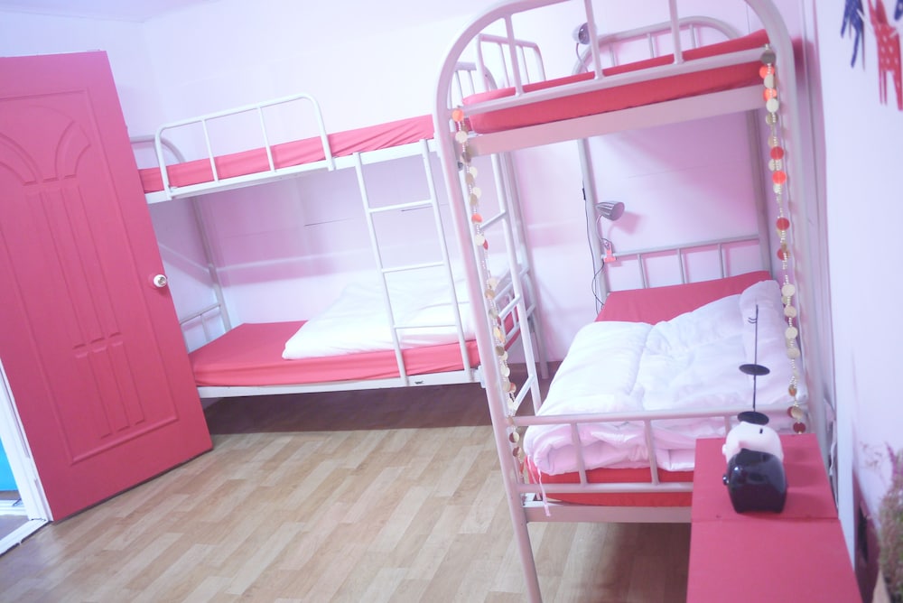 Shared Dormitory, Women only photo 2