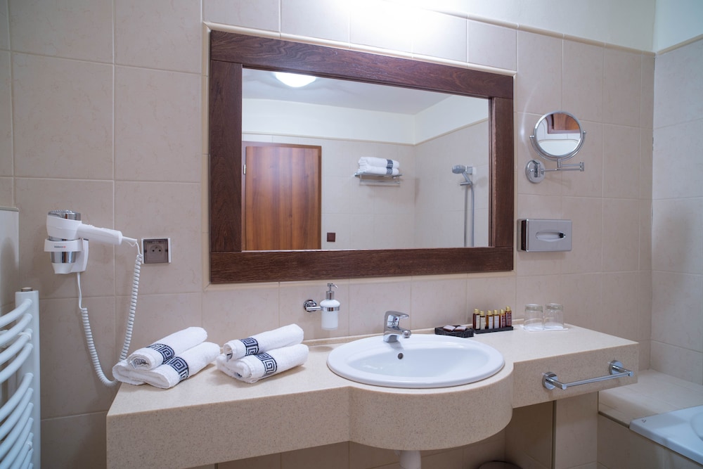Deluxe Suite, 2 Bedrooms, Mountain View photo 3