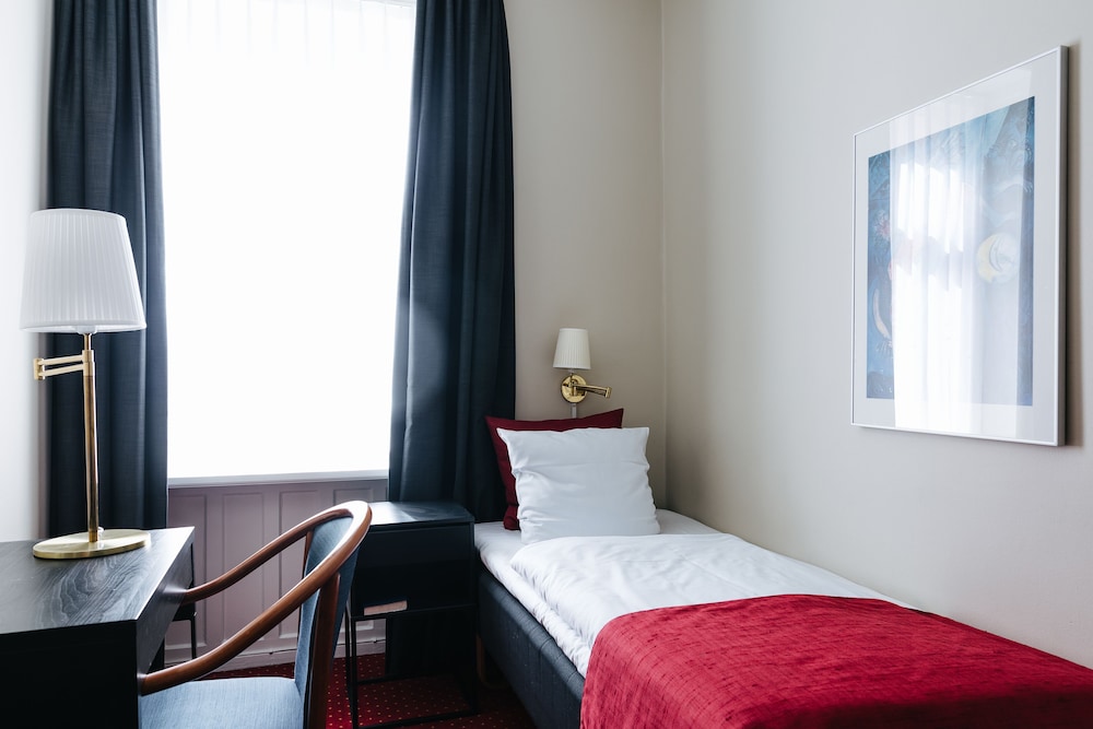Economy Single Room, Shared Bathroom