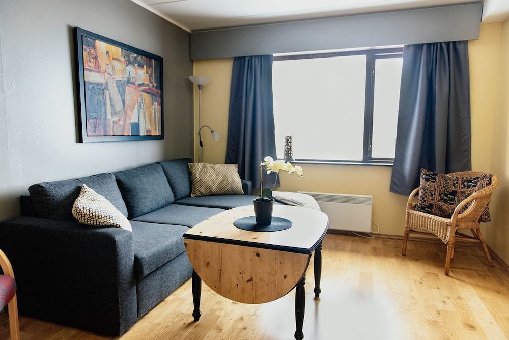 Family Room - Photo 4