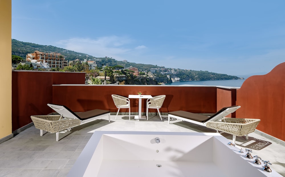 Deluxe Room, Terrace, Sea View