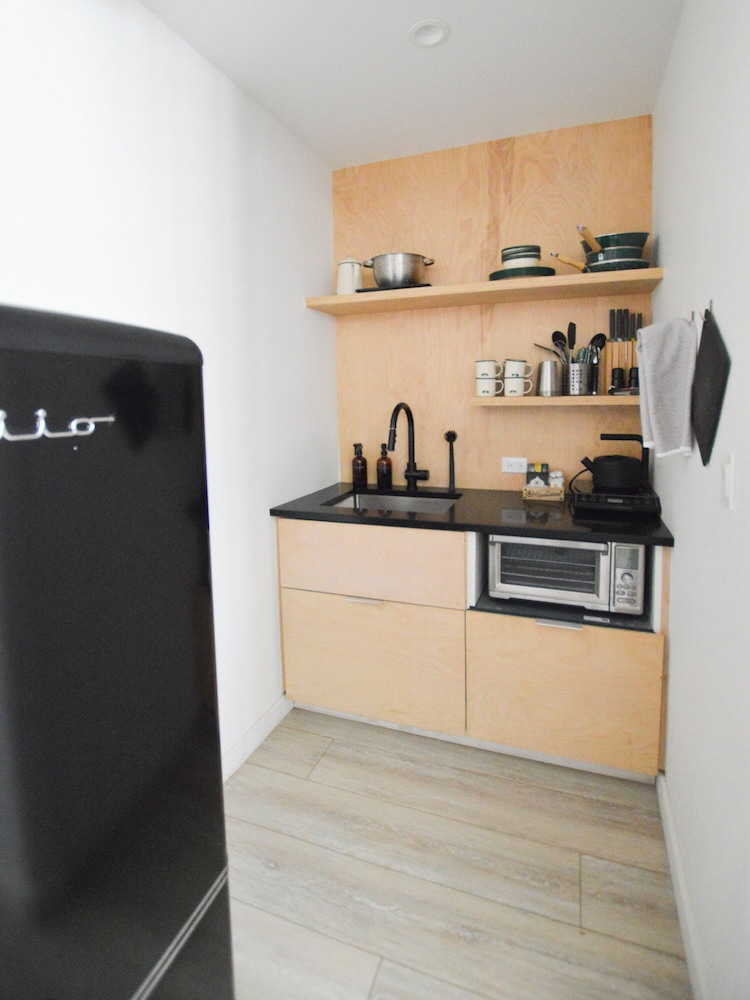 Superior Suite, Multiple Beds, Non Smoking, Kitchenette photo 3
