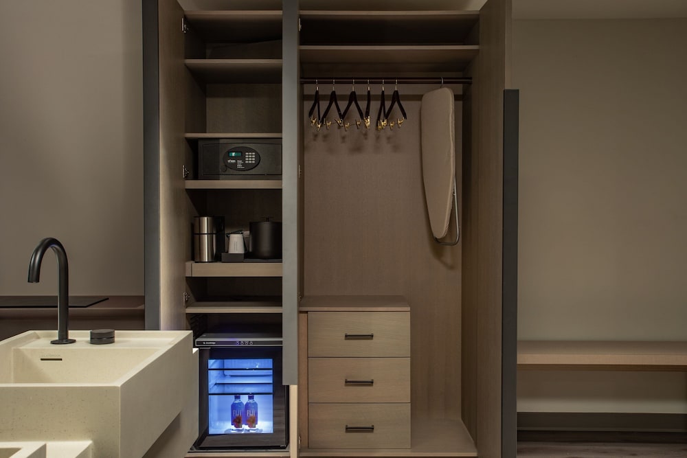 Room, 1 King Bed with Sofa bed, Corner