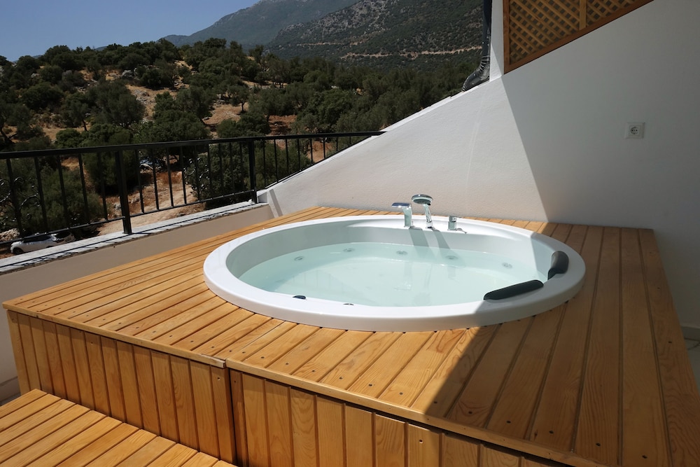 Honeymoon Loft Suite with Sea View & Jacuzzi, photo 6