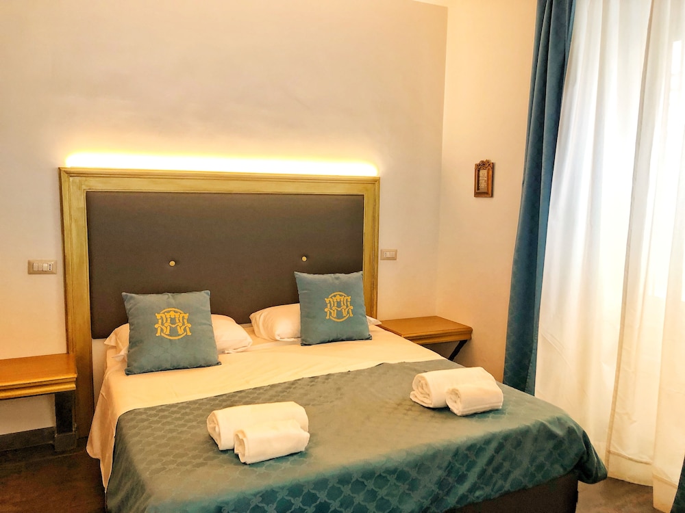 Deluxe Triple Room photo 3