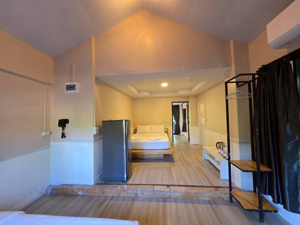 Deluxe Suite - Photo 10