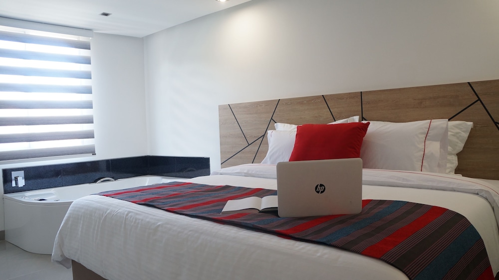 Junior Suite, 1 King Bed photo 1