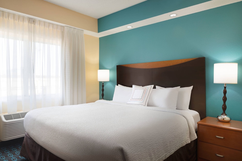 Room, 1 Queen Bed (Hearing Accessible) - Photo 2