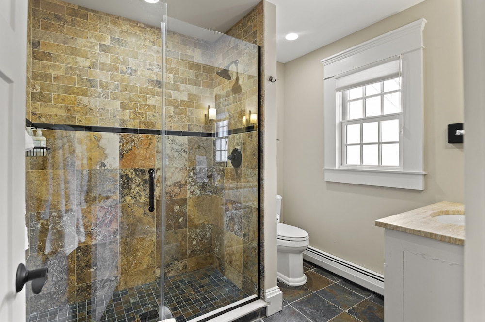 Family Room - Photo 21
