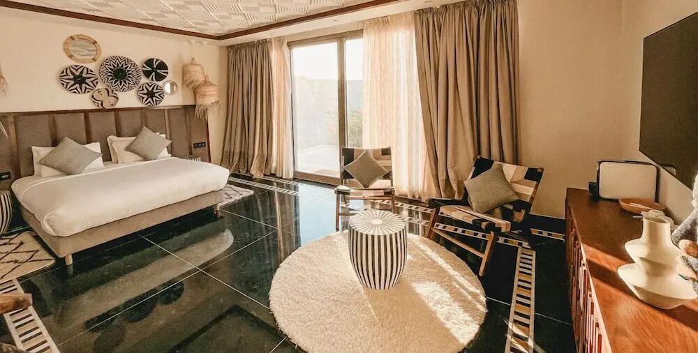 Presidential Villa photo 2