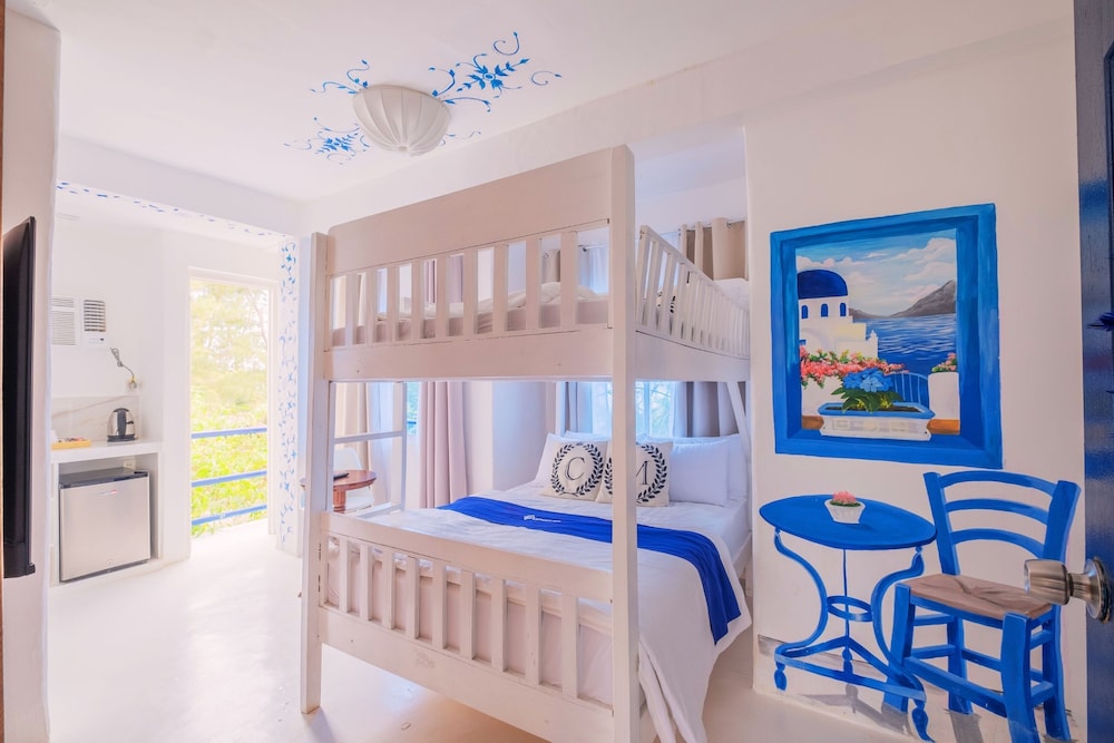 Premier Quadruple Room - Photo 2