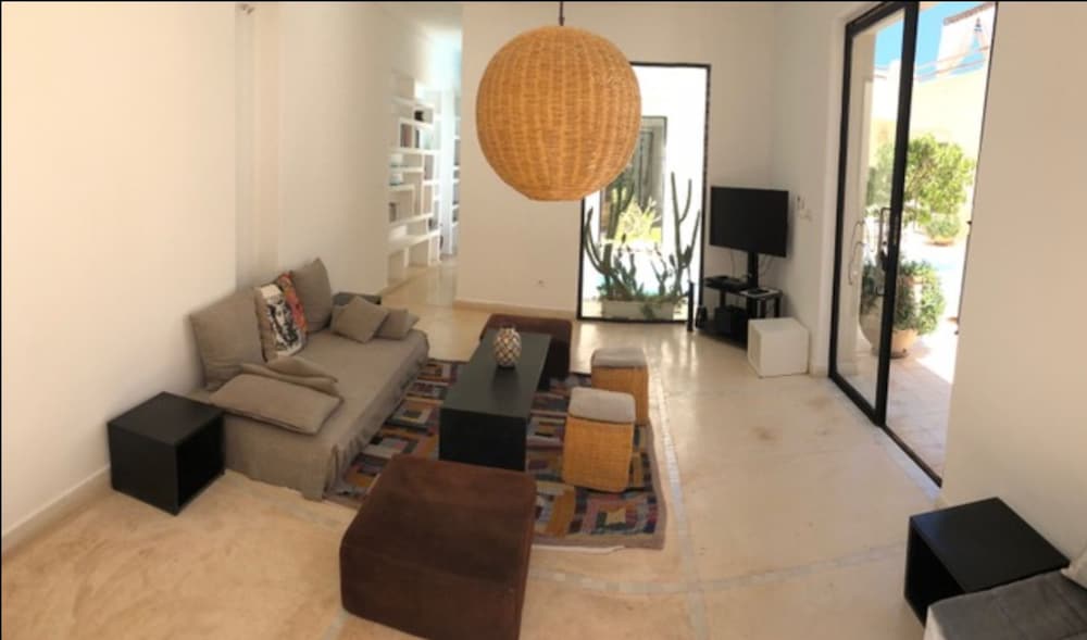 Villa photo 1