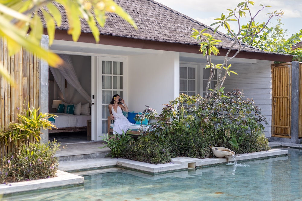 Suite with Pool Access with Daily Afternoon Tea - Photo 6