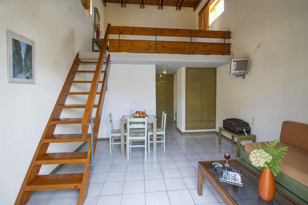 Room (Maisonette)