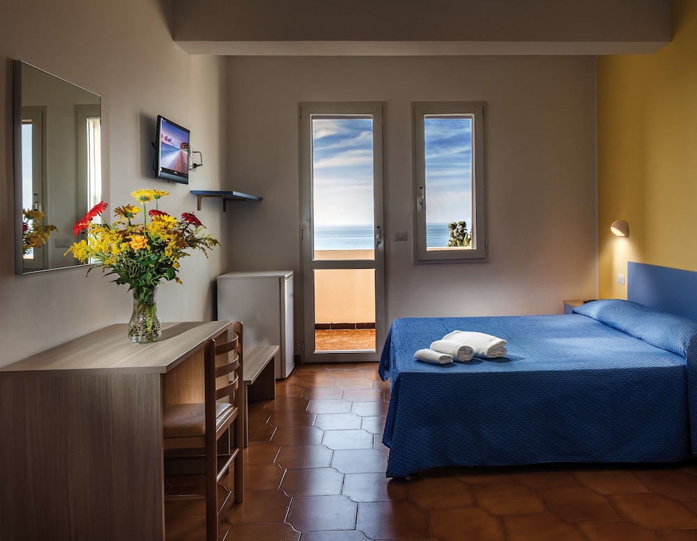 Standard Double Room, 1 Double Bed, Accessible, Sea View photo 1