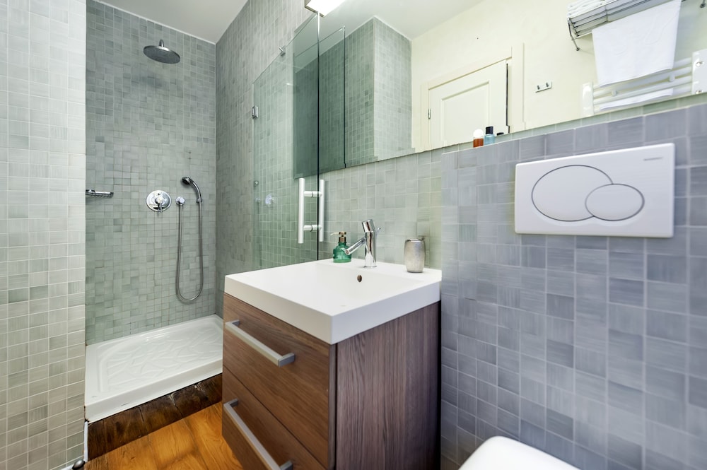 Double Room - Photo 6