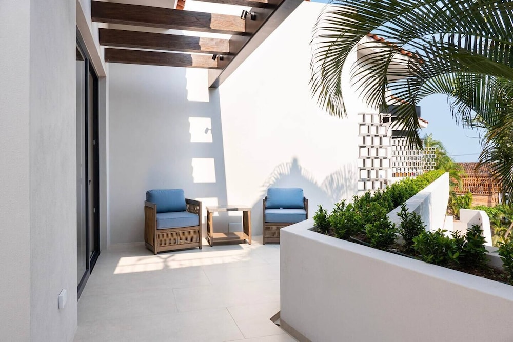 Luxury Room, Terrace, Beachside photo 2