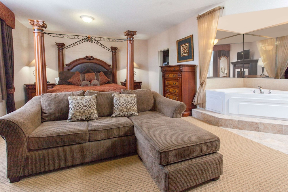Suite, 1 King Bed, Non Smoking