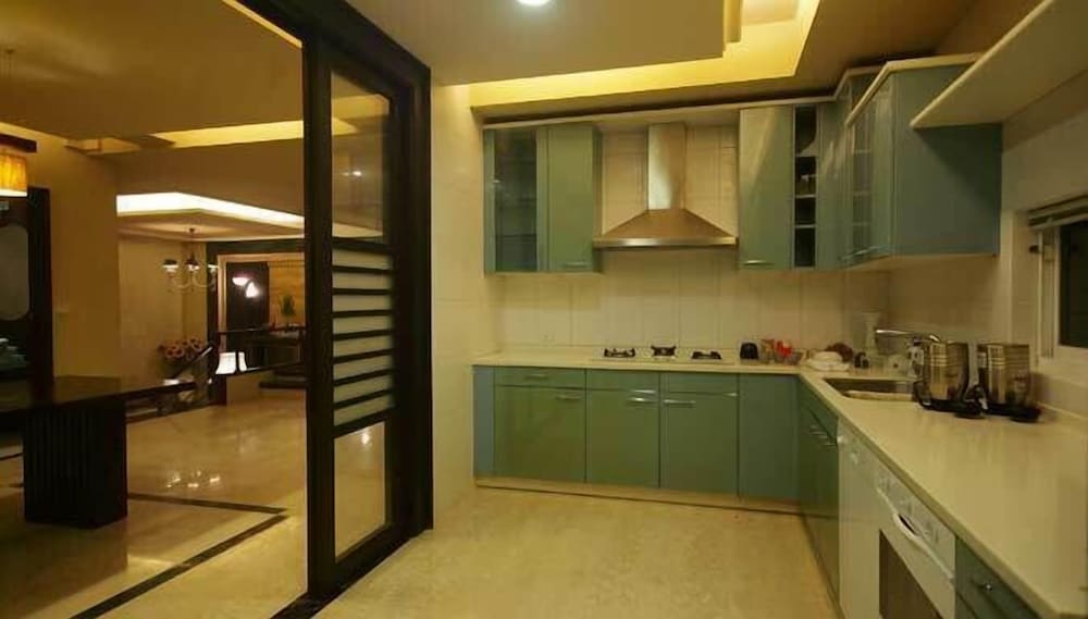 Room (12pax) photo 3