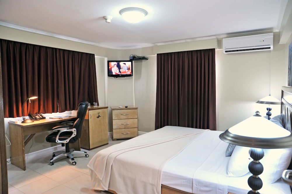 Premium Room, 1 King Bed photo 3