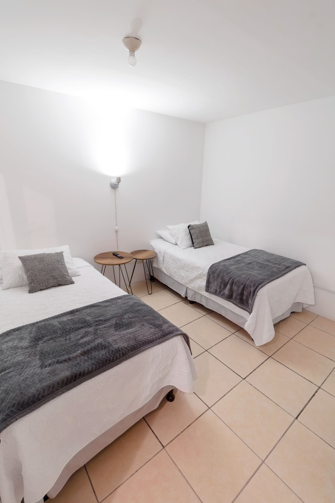 Basic Twin Room photo 1