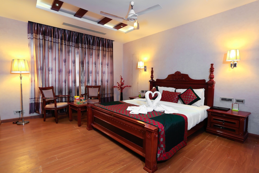 Junior Studio Suite, 1 Queen Bed, Ensuite, Executive Level photo 3