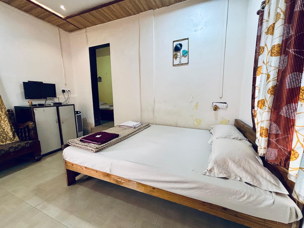 Homestay Family Room AC photo 3