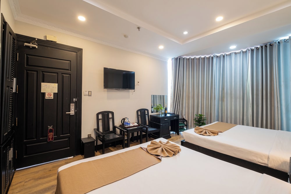 Quadruple Room, City View