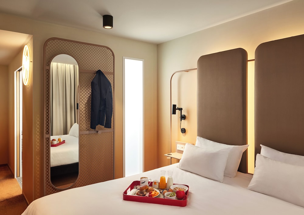 Superior Room, 1 Queen Bed - Photo 1