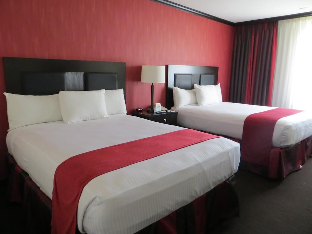 Premium Room, 2 Queen Beds, Courtyard View - Photo 3