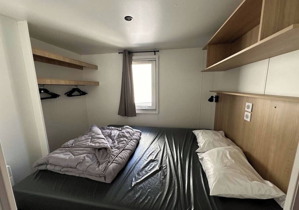 Premium Mobile Home, 3 Bedrooms photo 2
