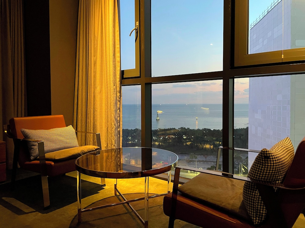 [KTO Visit Korea Giveaway] Deluxe King Room