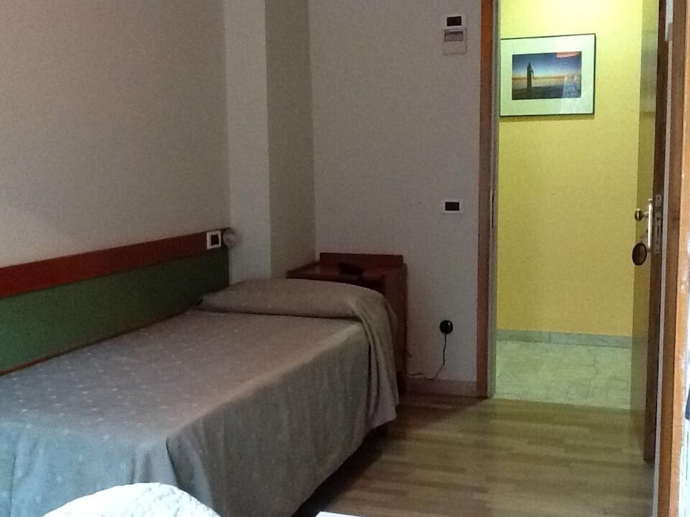 Single Room photo 1