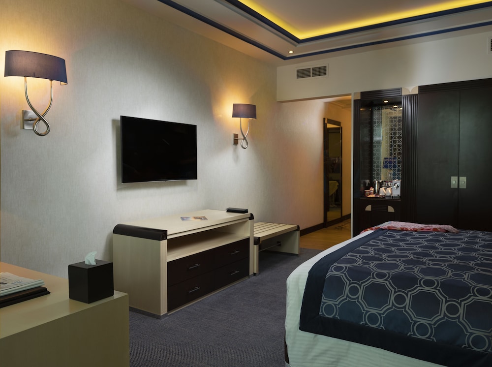 Executive Suite, 1 King Bed, Balcony